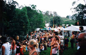 woodfordmurricrowd.jpg (129920 bytes)