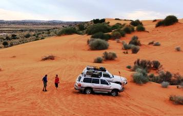 OUTBACK 4WD TOUR VEHICLES SIMPSON DESERT