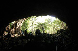 undarra-lava-tubes tour